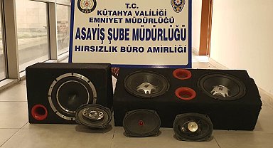 Kütahya'da otodan hırsızlık zanlısı 2 kişi yakalandı