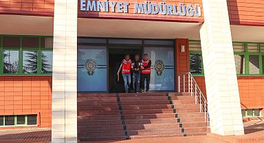 Kuyumcudan altın yüzük çalan şahıs yakalandı