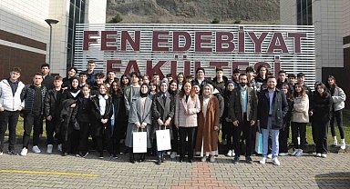 Lise öğrencileri Düzce Üniversitesinde