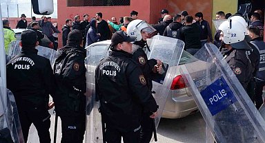 Maç öncesi ortalık karıştı: Polise zorluk çıkaran taraftara gözaltı