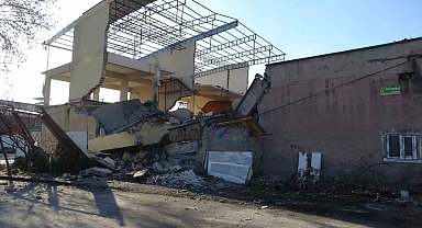 Malatya'da sanayi sitesinde 6 dükkanın bulunduğu blok çöktü