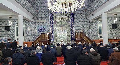 Mamure Camii'nde sabah namazında cemaat buluştu