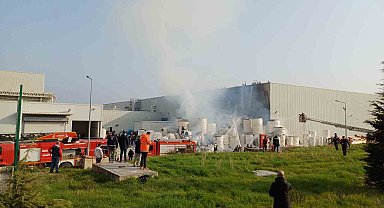 Manisa OSB'deki İpek kağıt fabrikasında çıkan yangın söndürüldü