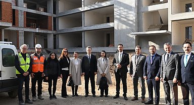 Manisa Valisi Ünlü, okulları inceledi