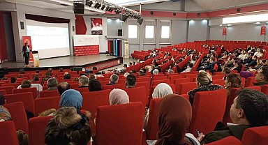 Manisa'da 'Aile İçi İletişim' söyleşisi