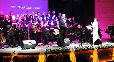 Manisa'da sanat güneşi Zeki Müren şarkılarıyla anıldı