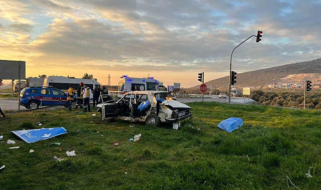 Manisa'da tır ile otomobil çarpıştı: 3 ölü 2 yaralı