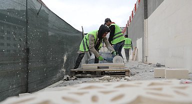 Mardin Polisevi duvarı cephe iyileştirme çalışmaları sürüyor