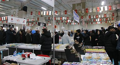 Mardin'de 1. Kitap Fuarı düzenlendi