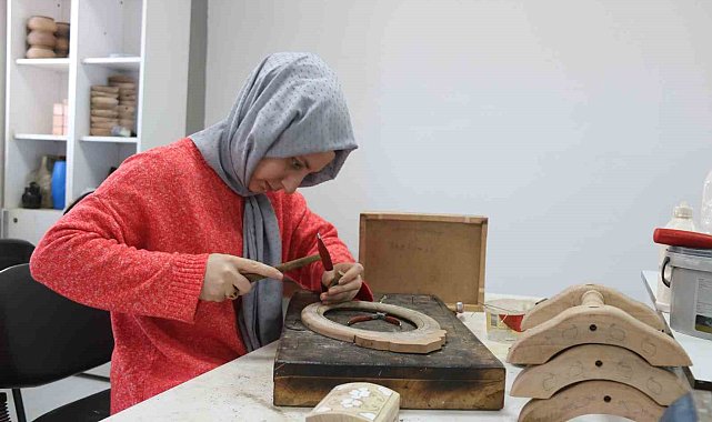 Mardin'de kadınlar ADEM'lerde kurslara katılarak zamanlarını değerlendiriyor
