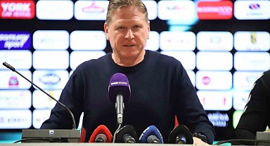 Markus Gisdol: "1 puandan değil ama takım performansından memnunum"