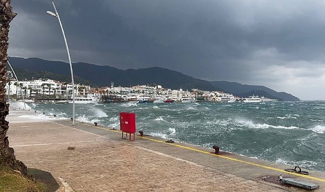 Marmaris'te şiddetli lodos