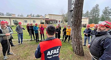 MEB personeline arama kurtarma eğitimi verildi