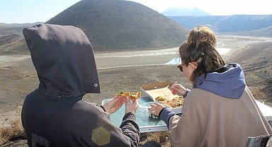 Meke Gölü kış mevsiminde de yabancı turistlerin uğrak yeri oluyor