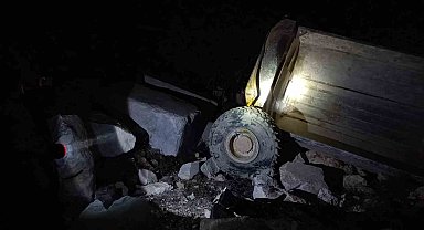 Mermer ocağında kamyon devrildi, 1 işçi ağır yaralandı