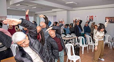 Mersin'de emekliler kansere karşı bilgilendirildi
