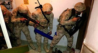 Mersin'de terör örgütlerine operasyon: 5 gözaltı