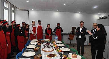 Meslek öğrenip çalışma hayatına katılıyorlar