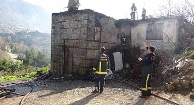 Metruk bina çıkan yangında kullanılamaz hale geldi