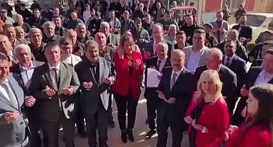 MHP'li vekil kazanmaları için hocadan dua istedi