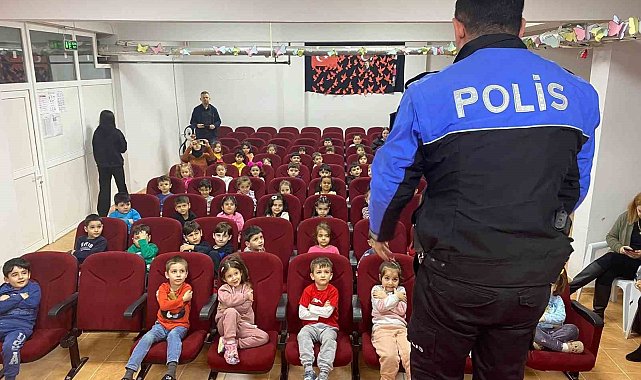 Minik öğrenciler polis ekiplerini tanımaya devam ediyor