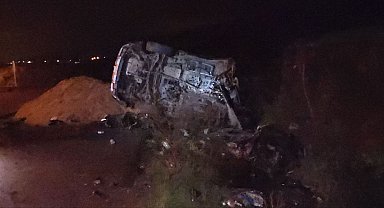 Motoru yerinden fırlayarak hurdaya dönen cipin sürücü ağır yaralandı