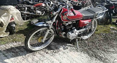 Motosiklet trafik levhasına çarptı, sürücü hayatını kaybetti