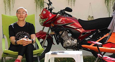Motosiklet tutkunu kadın kansere yenik düştü