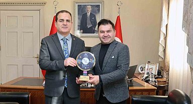 Muğla Valisi Akbıyık'a 'Yılın Pozitif Valisi' ödülü