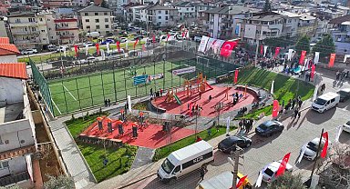 Muratdede'de yeni yapılan park ve halı sahanın açılışı yapıldı