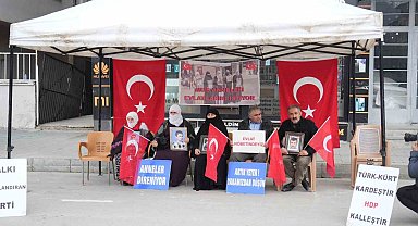Muş'ta ailelerin evlat nöbeti devam ediyor