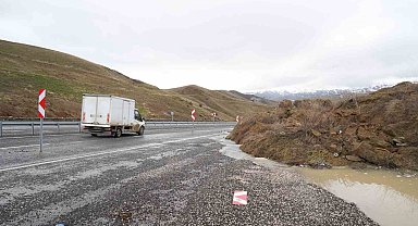Muş'ta heyelan meydana gelen alanda inceleme başlatıldı