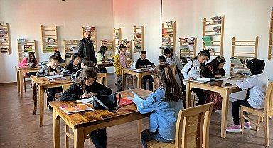 Muş'ta öğrenciler tarihi mekânları gezdi