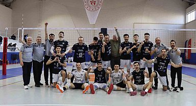 Nazilli Belediyespor Voleybol Takımı ilk galibiyetini aldı
