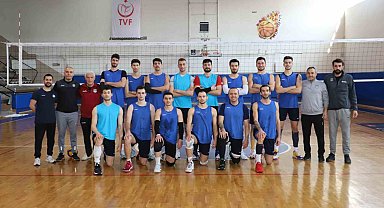Nazilli Belediyspor Voleybol Takımı final maçlarına hazırlanıyor