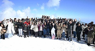 Öğrencilere, 2 bin 365 metrelik zirvede köfte emekli motivasyon