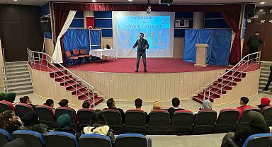 Öğrencilere, gençlik ve güvenli gelecek projesi anlatıldı