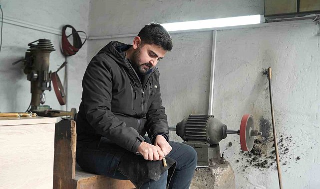 Öğretmenliği bıraktı, geleneği sürdürmeyi tercih etti