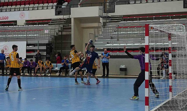 Okul Sporları Gençler Hentbol Türkiye Birinciliği'nde İstanbul ekibi şampiyon oldu