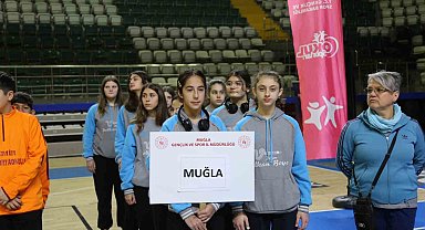 Okul sporları voleybol yıldızlar grup birinciliği Muğla'da başladı