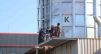 Orman ürünlerinin üretildiği fabrikanın silo bölümünde yangın