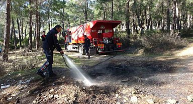 Ormanlık alanda yakılan lastikler itfaiye ve jandarmayı alarma geçirdi