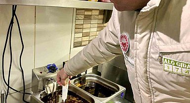 Ortaca'daki işletmelerde bulunan kızartma yağları denetimden geçti