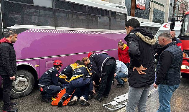 Otobüs durağında feci kaza: Kadın, geri manevra yapan otobüsün altında kaldı