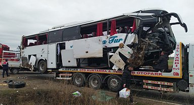 Otobüs kazasında hayatını kaybedenlerin sayısı 2'ye yükseldi
