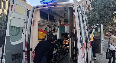 Otomobil ile elektrikli motosiklet çarpıştı: 1 yaralı