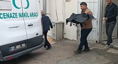 Otomobilin çarptığı 3 yaşındaki çocuk kurtarılamadı