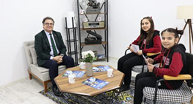 Otrar mezun olduğu okulda öğrenciler ile buluştu