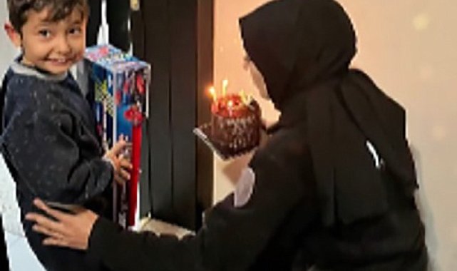 Polis abla ve ağabeylerinden, Küçük Polat'a doğum günü sürprizi