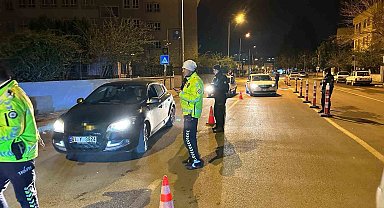 Polis aranan şahısları denetimlerde yakaladı